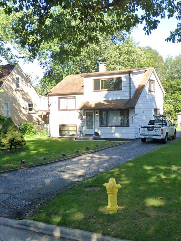 Primary Photo - 491 N Emroy Ave