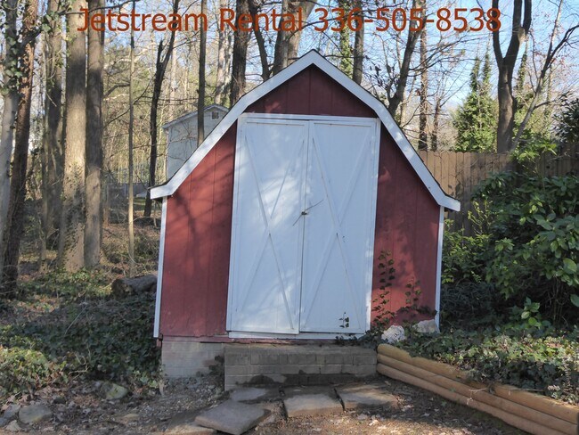 Shed - 1109 Wells Cir