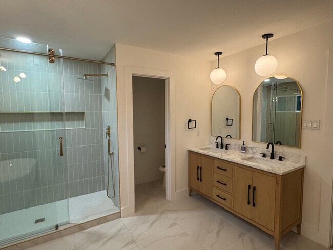 Foto del edificio - 4209 Everest Ln