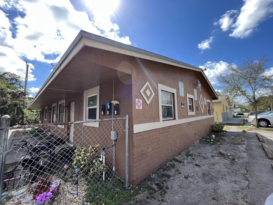 Foto del edificio - 3028 NW 2nd St