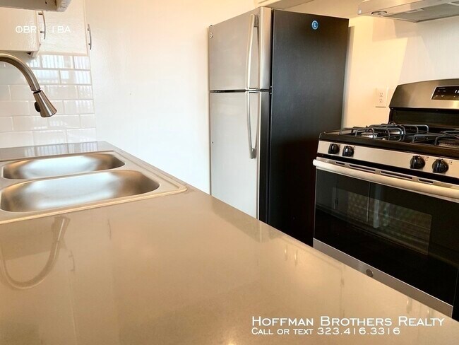 Building Photo - 5642 South La Brea AveWindsor Hills, CA 90056