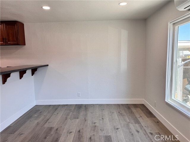 Building Photo - 4563 Bridgeview Ave