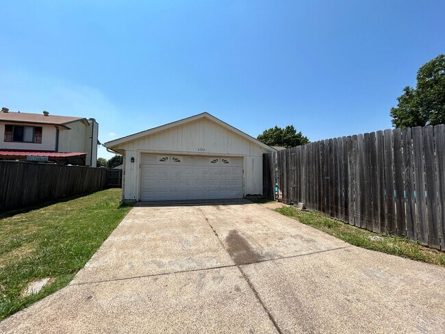 Photo - 3702 Bond St House