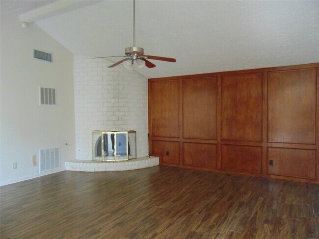 Foto del edificio - 30 Barcelona Ct