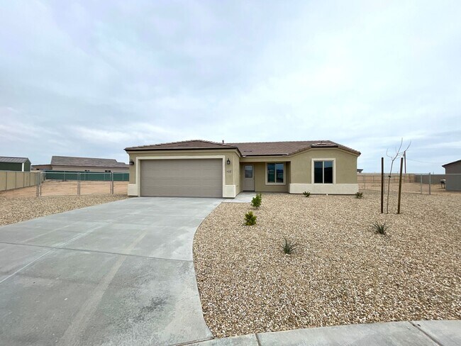 Building Photo - Built in 2024, 3 bedroom, 2 bathroom home located in Golden Valley, AZ