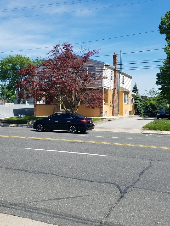 Building Photo - 207 N Chester Pike