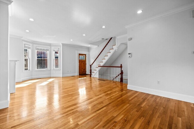 Foto del edificio - 860 E 4th St