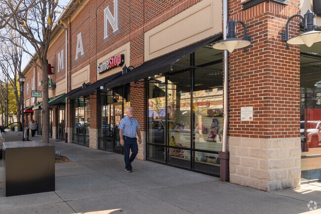 Downtown Huntington is filled with shops and restaurants.