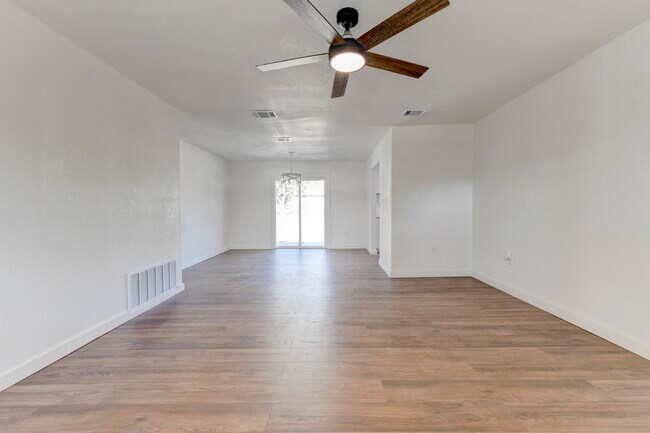 Building Photo - 1106 S 23rd St