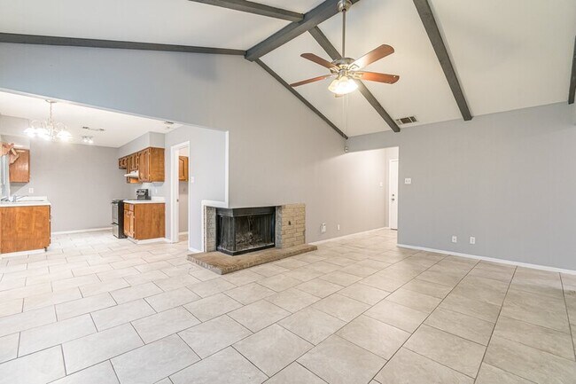 Building Photo - 7415 Saddlewood St