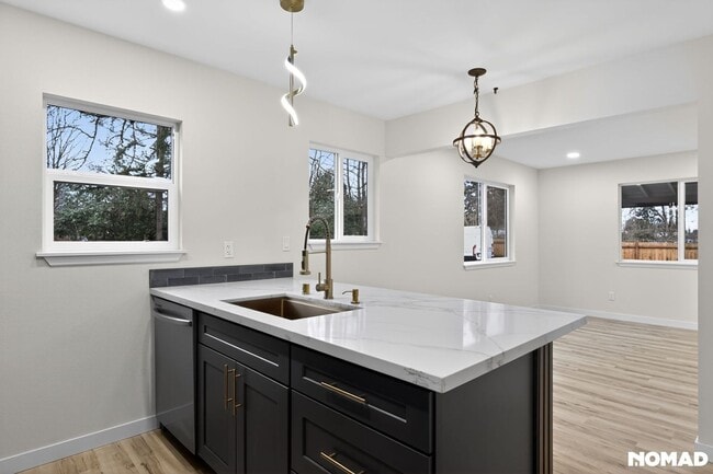 Building Photo - 99 Sumner Ave