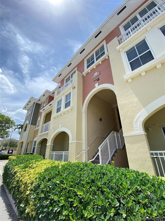 Building Photo - 10805 NW 89th Terrace
