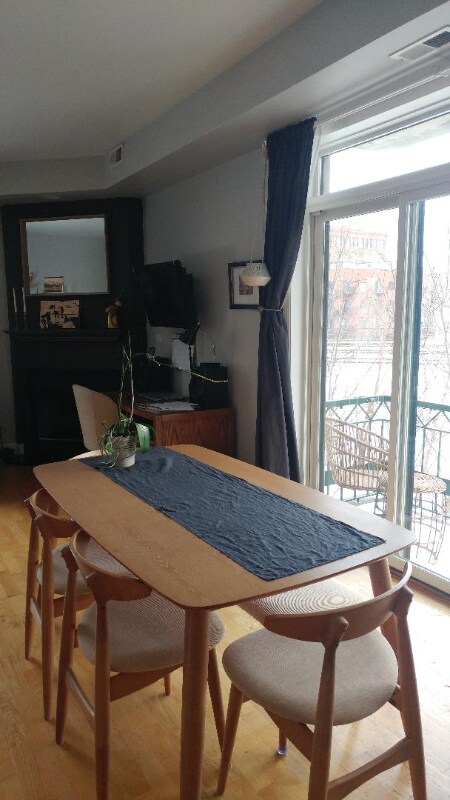 Foto del edificio - 680 N Green St