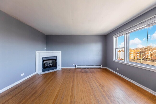 Foto del edificio - 7718 S Jeffery Blvd