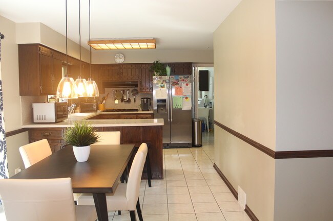 Building Photo - 3619 Bernay Dr