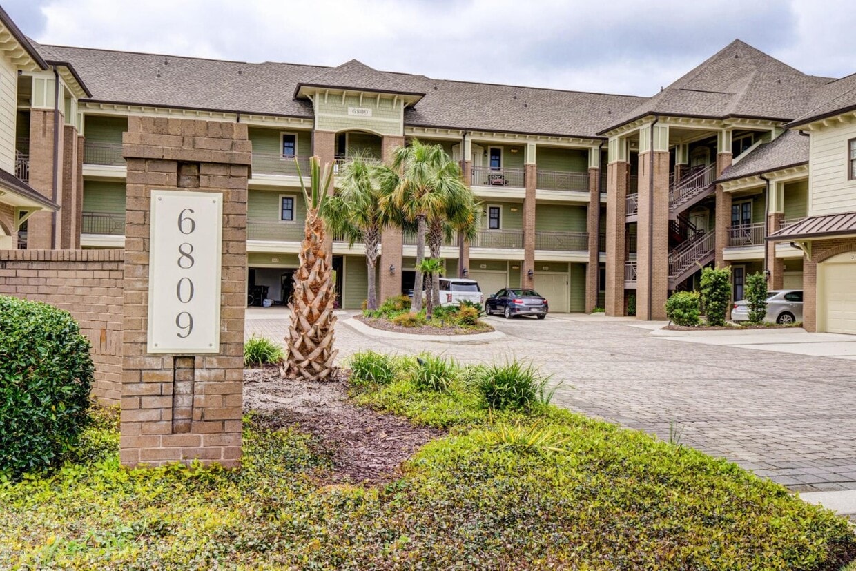 6809 Mayfaire Club Dr, Wilmington, NC 28405 Condo for Rent in