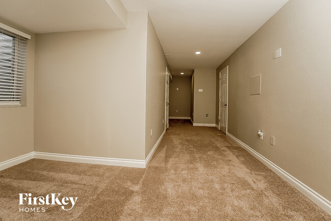 Foto del edificio - 9323 E 108th Ave