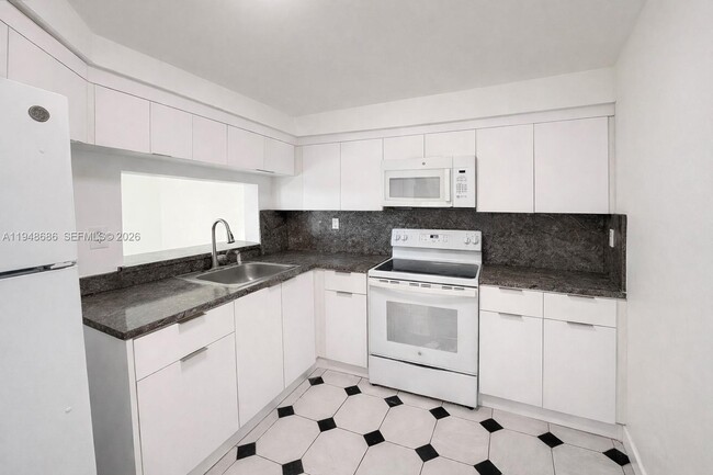 Foto del edificio - 11800 SW 18th St