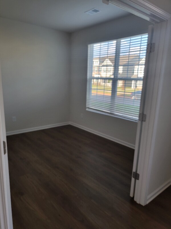 Foto del edificio - 15760 Country House St