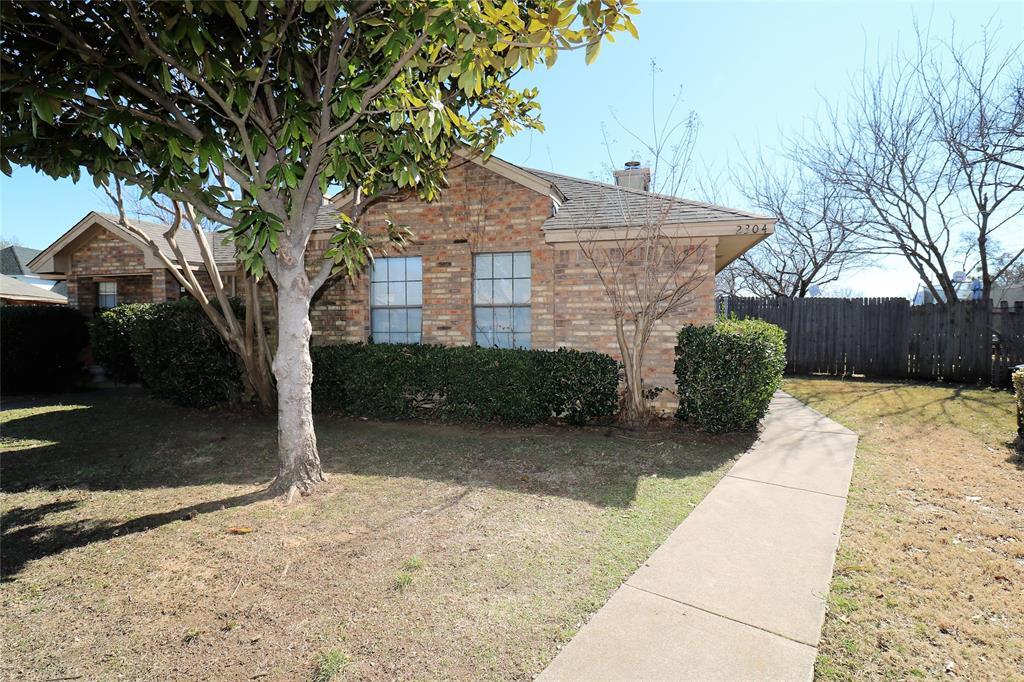 2304 Kingsford Ct, Arlington, TX 76017 Townhome Rentals in Arlington