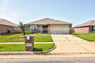 Building Photo - 3516 SE 94th St