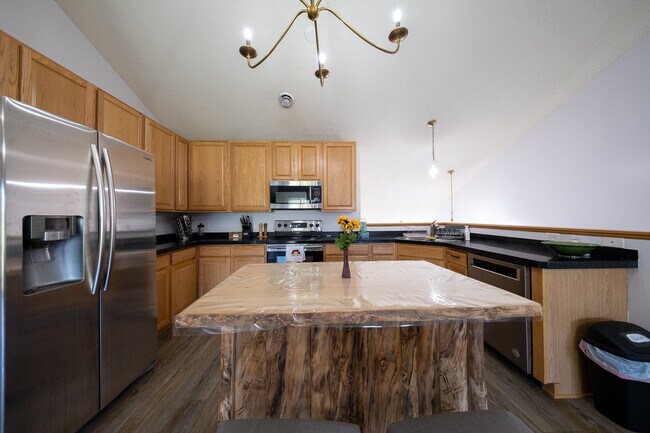 Foto del edificio - 8026 Stratford Cir S