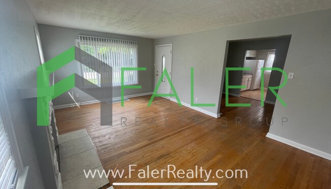 Foto del edificio - Darling 3-Bedroom Cape Cod in Belmont