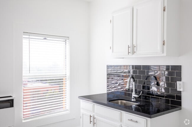 Studio - 425SF - Landmark Towers