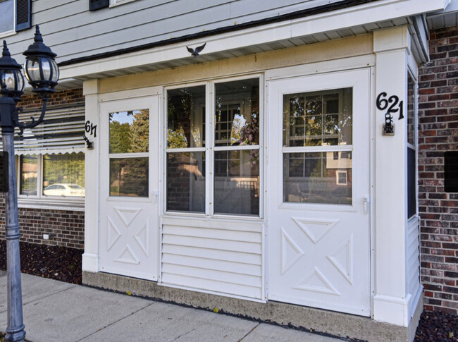 Building Photo - 617 Ostergaard Ave