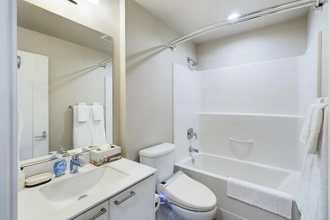 Segundo baño completo - 510 Coho Walk SE