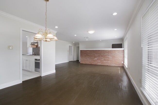 Building Photo - 2902 Wuthering Heights Dr