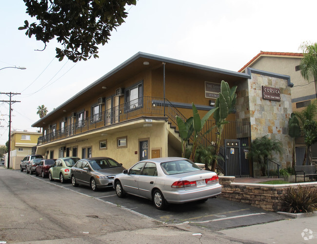Foto principal - 715 W 32nd Street