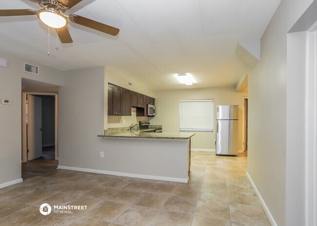 Building Photo - 2153 Riviera Dr