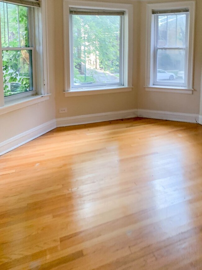 Foto del edificio - 4913 N Hermitage Ave