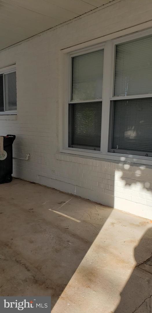 Building Photo - 210 Lambson Ln