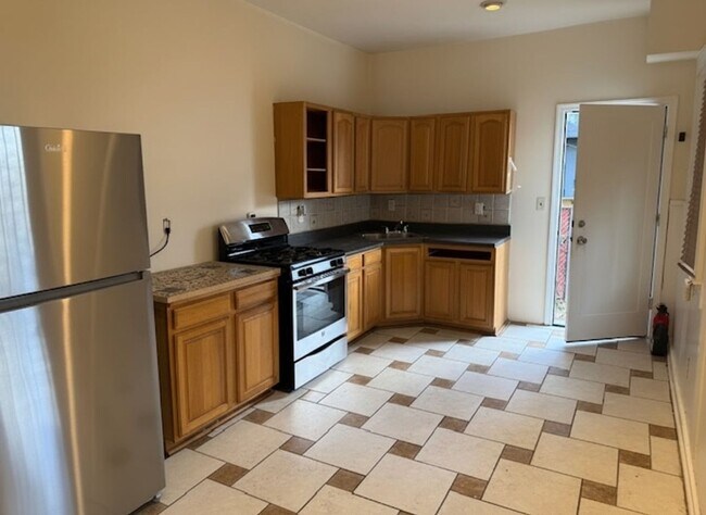 Building Photo - 1809 W Thompson St