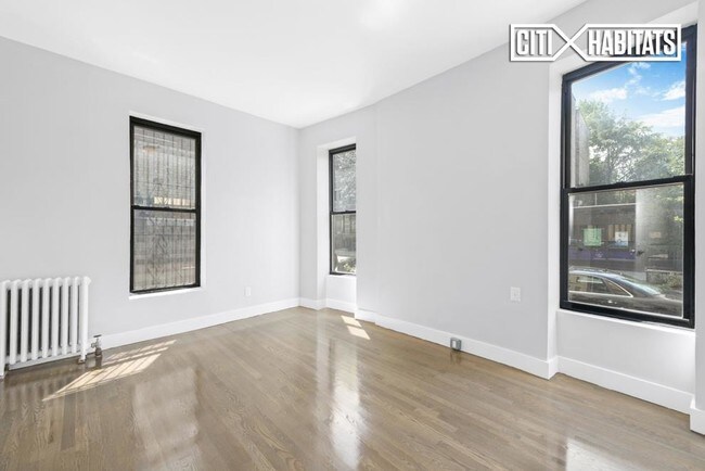 Building Photo - 285 6th Ave