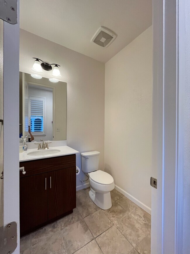 Building Photo - 39844 Sawyer Ter