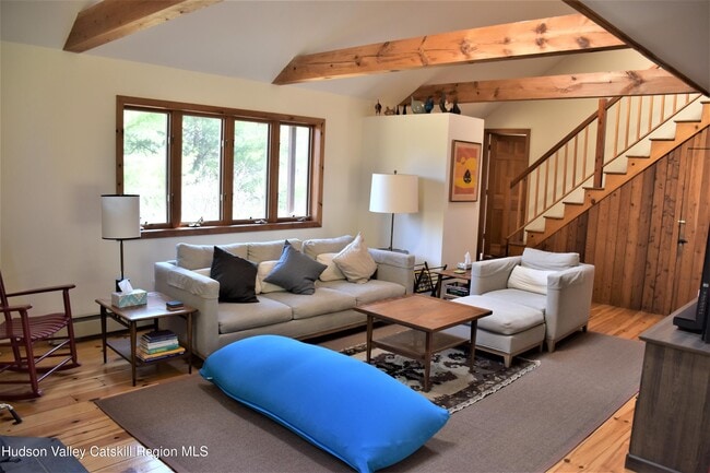 Foto del edificio - 219 Cherry Hill Rd