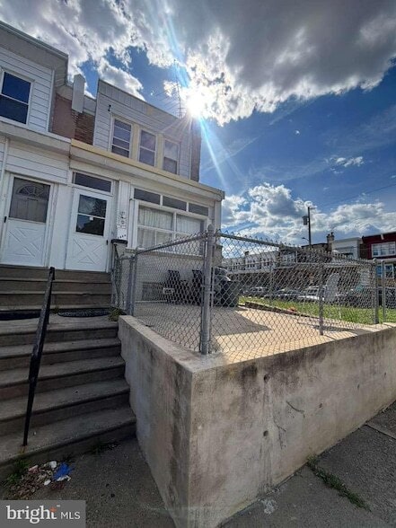 Photo - 4804 Van Kirk St Townhome