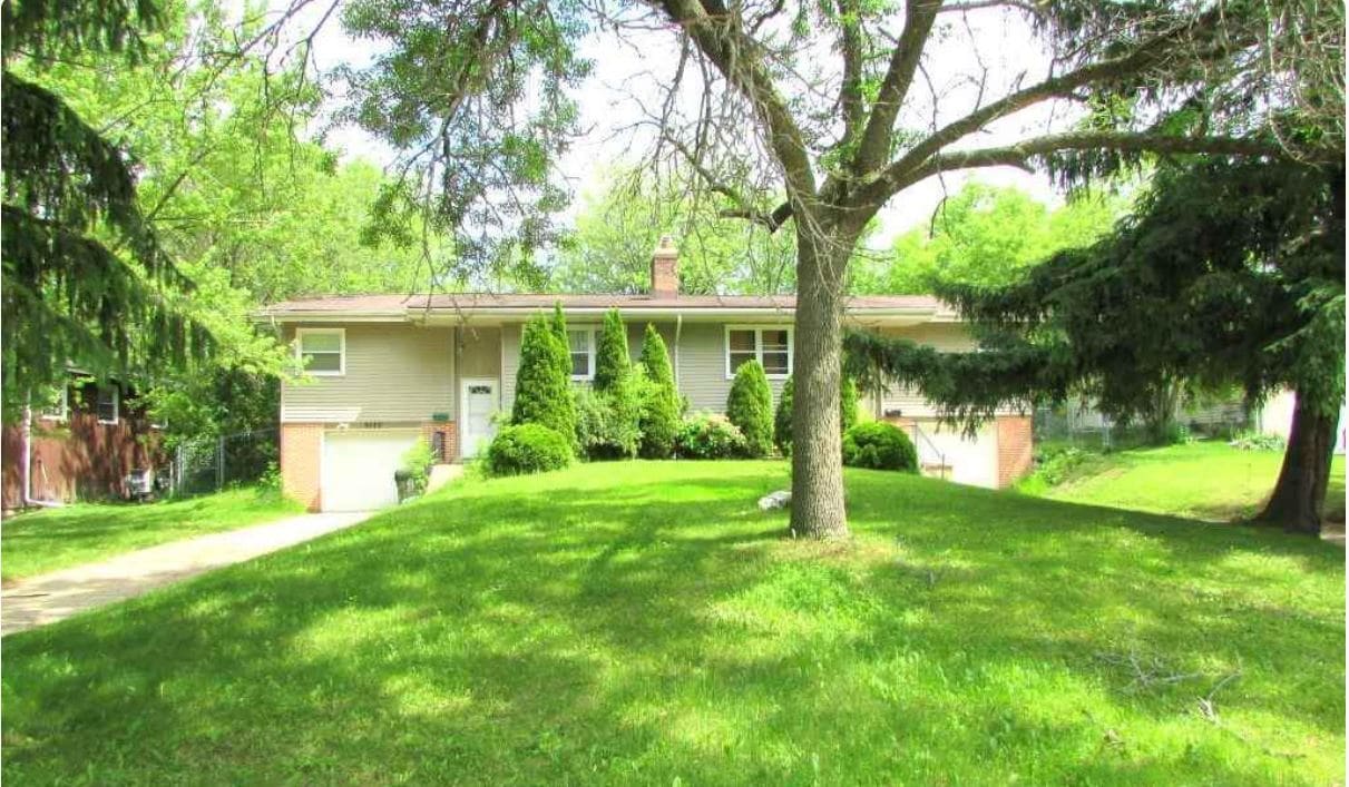 Primary Photo - 6120 Strathmore Ln
