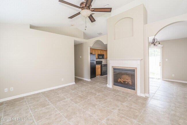 Foto del edificio - 10715 Ogalla Ave