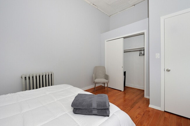 Building Photo - 275 Greenwich St