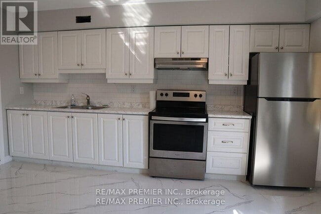 Photo du bâtiment - 1657 Weston Rd