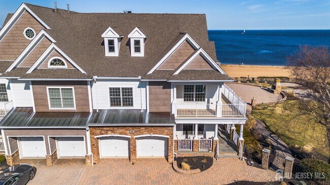 Foto del edificio - 76 Raritan Reach Rd