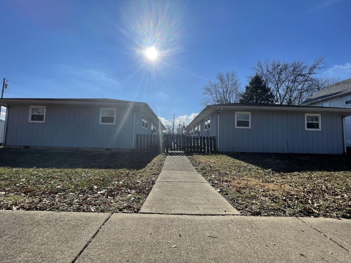 Primary Photo - Charming Duplex in Middletown!