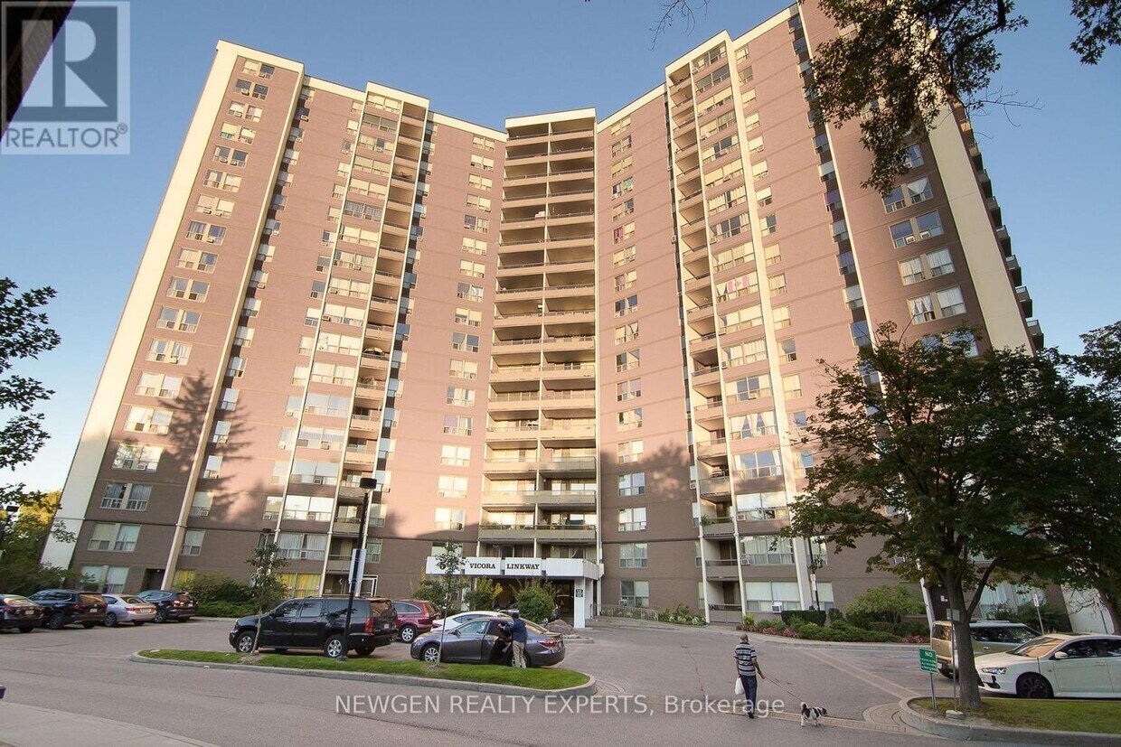 Primary Photo - 5-515 Vicora Linkway