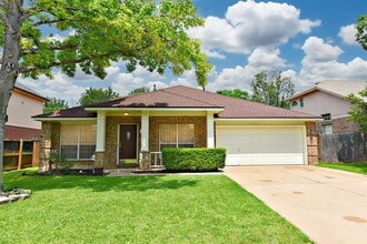 Building Photo - 3924 Newland Dr