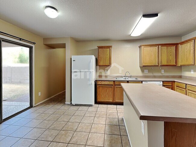 Foto del edificio - 1425 N Thunderbird Ave