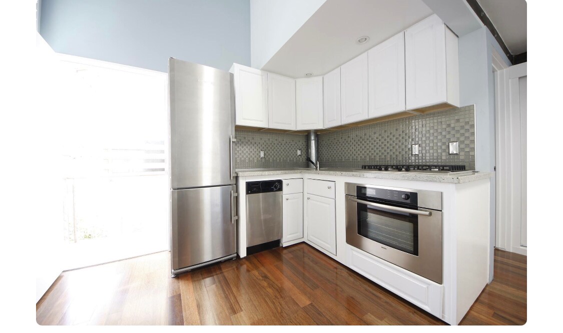 Kitchen area - 670 Marr St